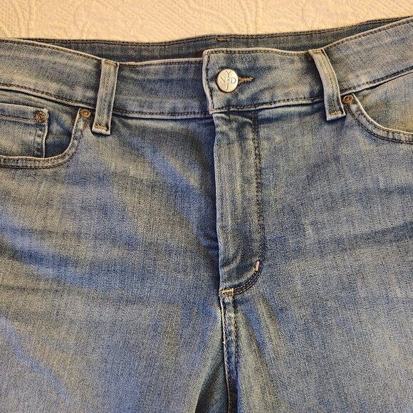 NYDJ WIDE CUFF CAPRI  SZ 14P - Picture 2 of 5